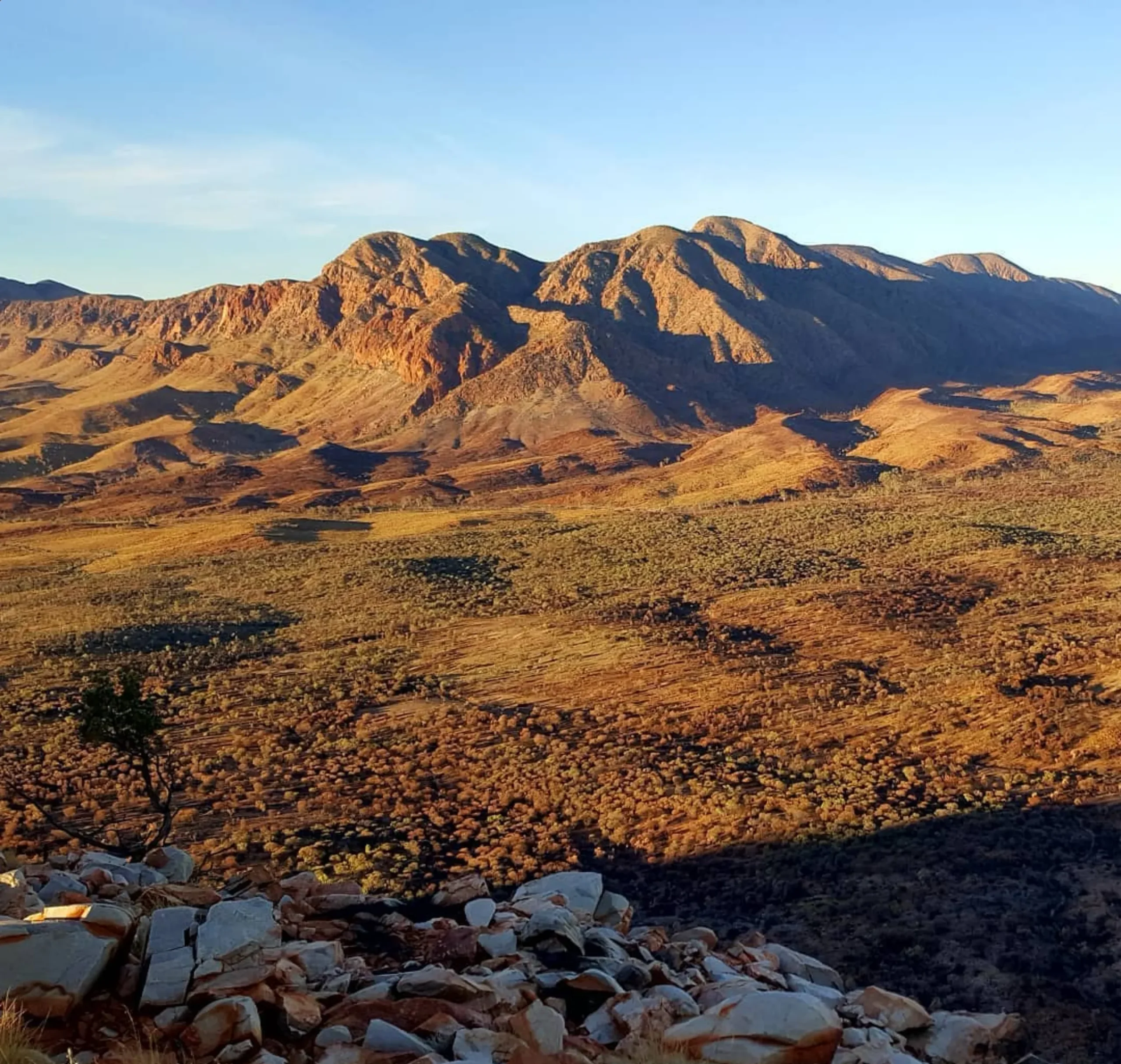 rock walls, Larapinta